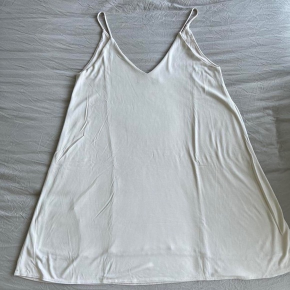 Aritzia Talula Crescent Dress - Picture 3 of 3